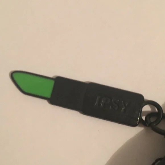 Ipsy October 2021 Glam Bag make-up zipper bag - Picture 6 of 6